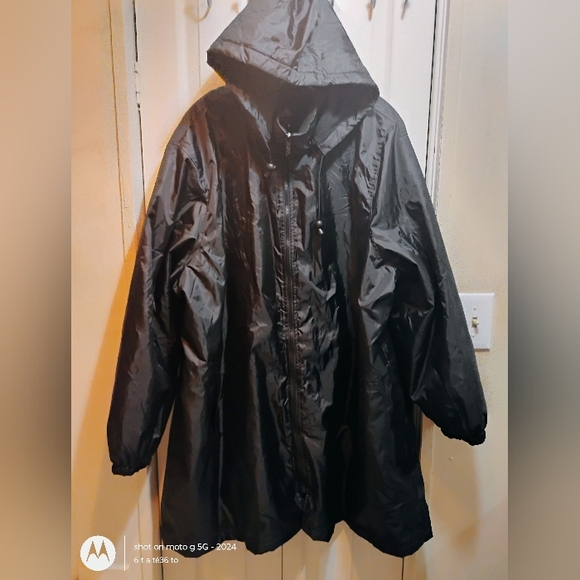 Totes Black Women's Ski Jacket with Hood - Picture 1 of 12